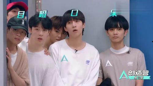 王老师用大号吃瓜,大号吃瓜场面引网友热议