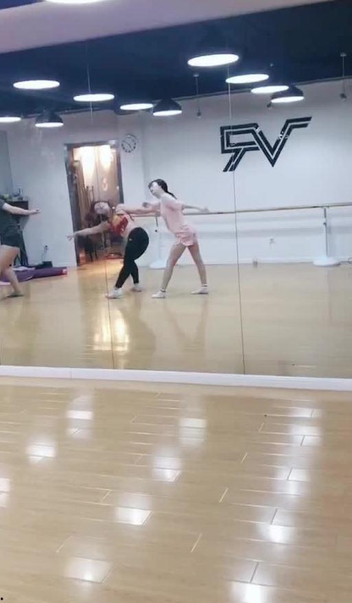 吃瓜跳舞视频,欢乐无限，短视频带你领略潮流魅力