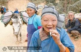 女子马帮吃瓜,穿越草原的吃瓜传奇